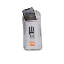 VLITEX Brandbegrenzungstasche beim Laden eines Smartphones